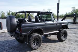 Ford : Bronco Custom