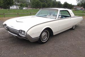 1961 FORD THUNDERBIRD V8 AUTO COUPE, LOVELLY CAR NEEDS LIGHT RECOMMISSIONING