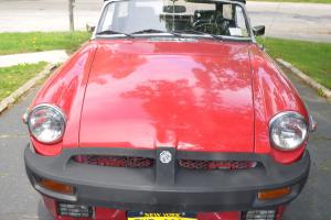 1975 MG MGB Red Convertible, 4-Cylinder Manual Transmission (4-speed)