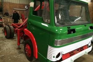 CLASSIC 1972 FORD D SERIES LORRY - CHASSIS CAB WITH CRANE Photo