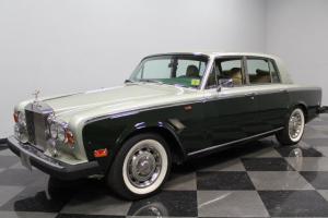 VERY CLEAN ROLLS-ROYCE, 6.75L V8, PLUSH LEATHER, NICE 2-TONE PAINT! Photo