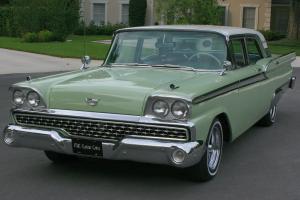 BEAUTIFUL COLOR COMBINATION - 1959 Ford Galaxie Town Sedan- 332V8