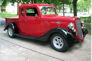 1935 Ford extended cab pick up Photo