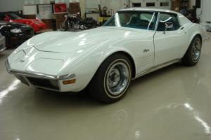 1970 Corvette Coupe 1 owner white 350 300 horse numbers matching nice auto a/c Photo