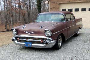1957 CHEVROLET BELAIR 2-DOOR HARDTOP V8