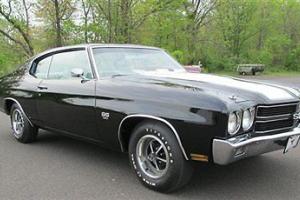 70 SS 454 V8 with Air Conditioning 4 speed manual black with white stripes