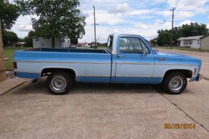 1977 GMC 1/2 ton two tone blue long bed pick up
