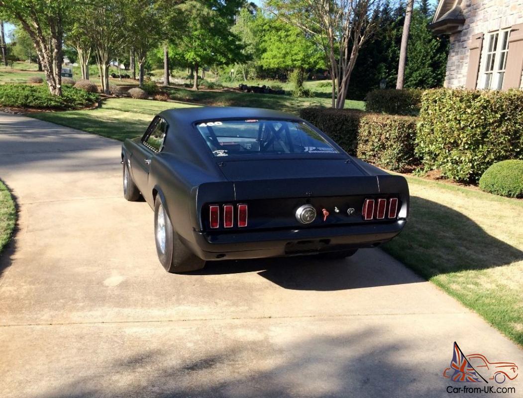 Drag racing ford mustang boss