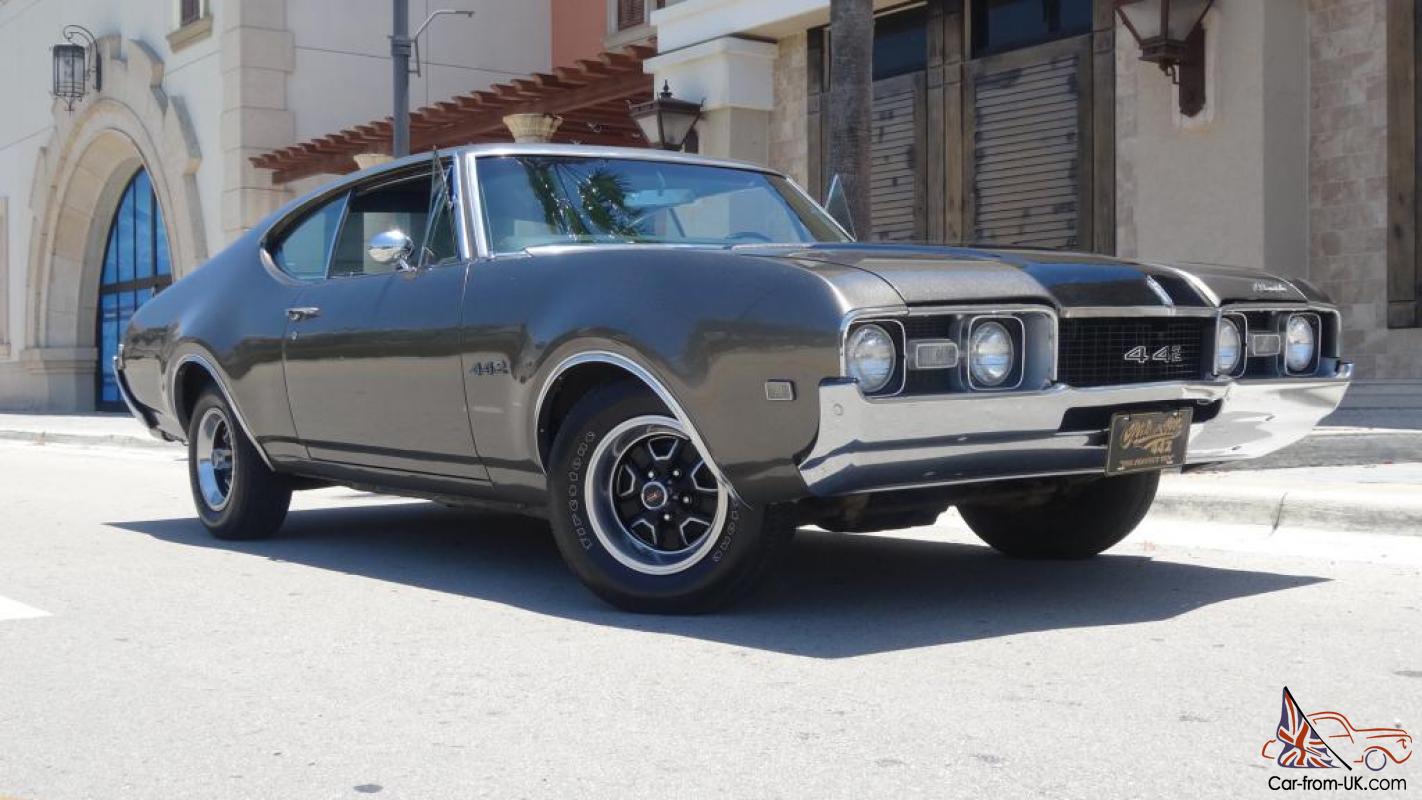 1968 Oldsmobile 442 2 Dr Holiday Coupe Show Car