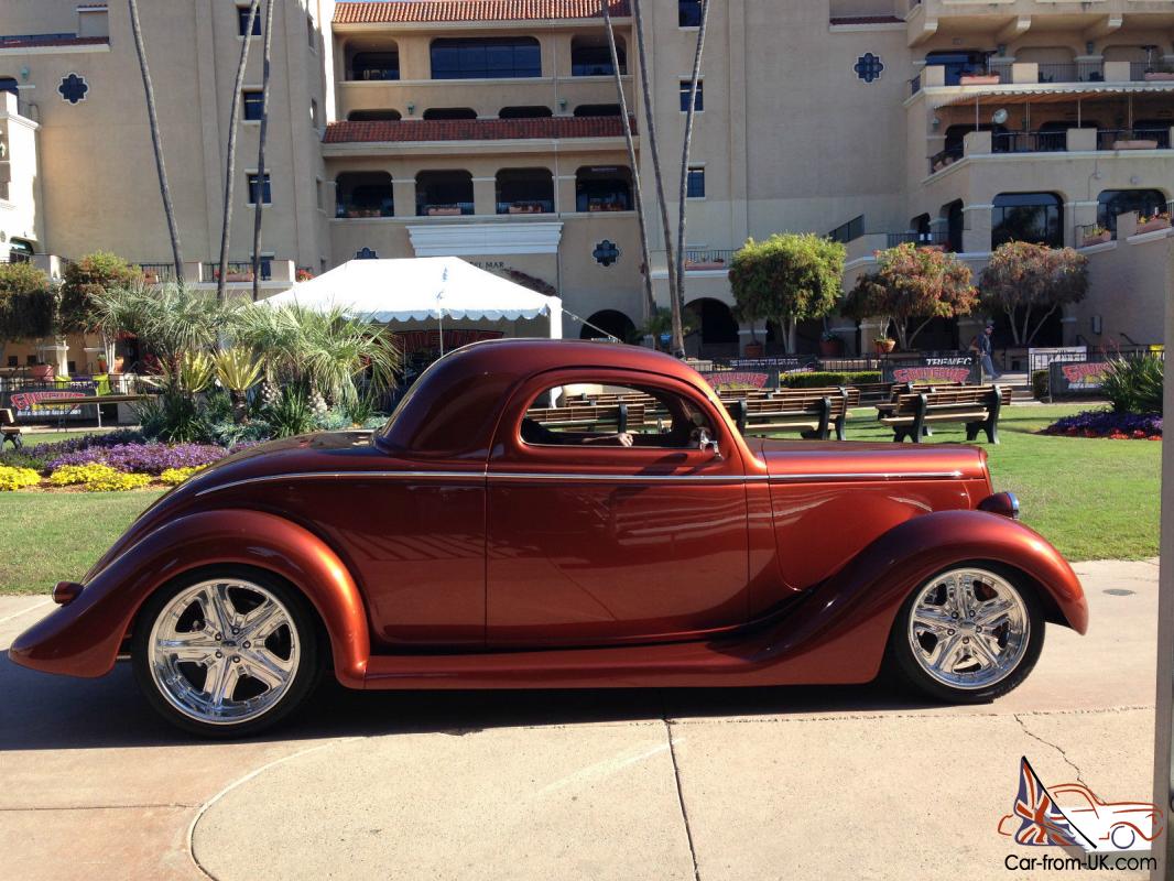 1935 Ford sedan chopped