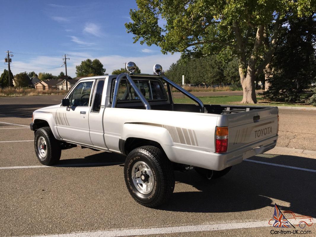 Sr5 Extra Cab Pickup Low Miles Tacoma 4wd