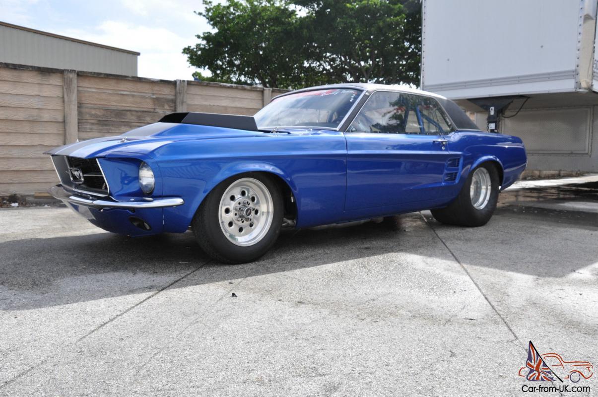 Ford : Mustang Drag Racing Car