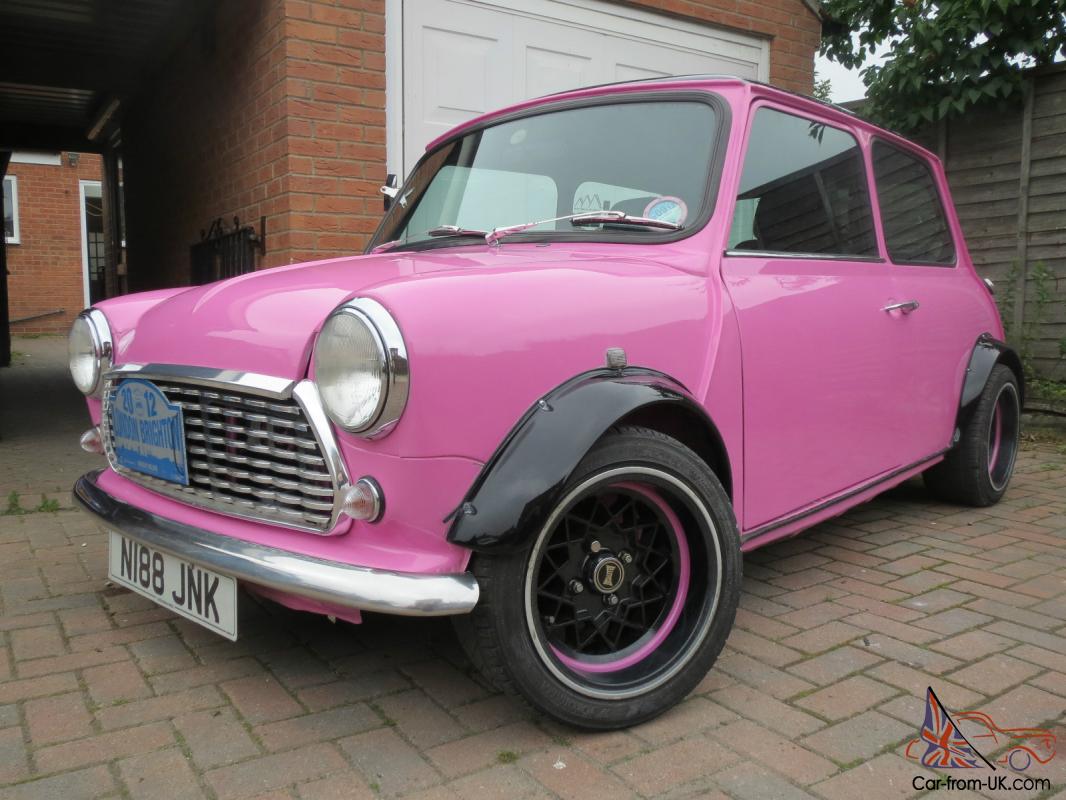 MiniWorld Feature Car Beautiful Pink Mini
