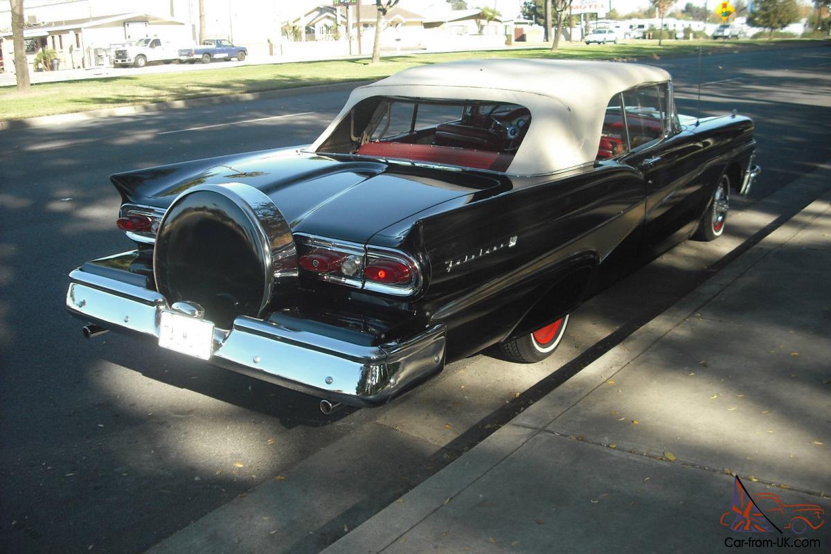 1952 Ford fairlane convertible