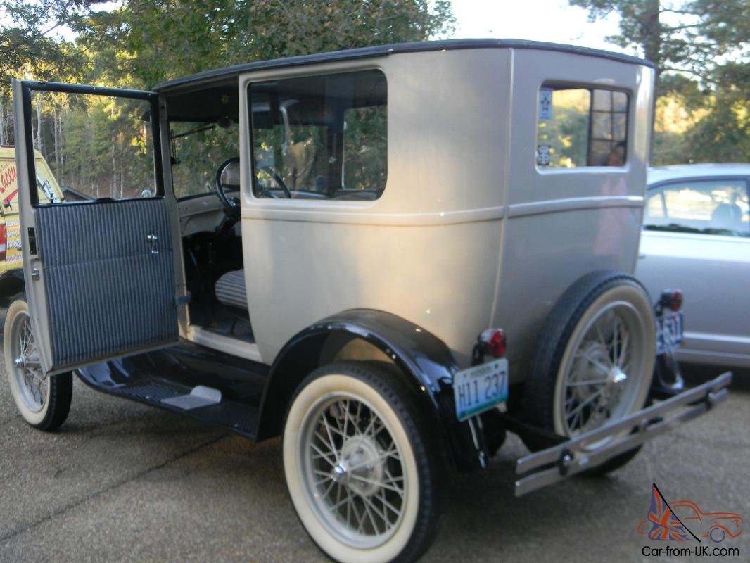 1927 Ford 2 door sedan