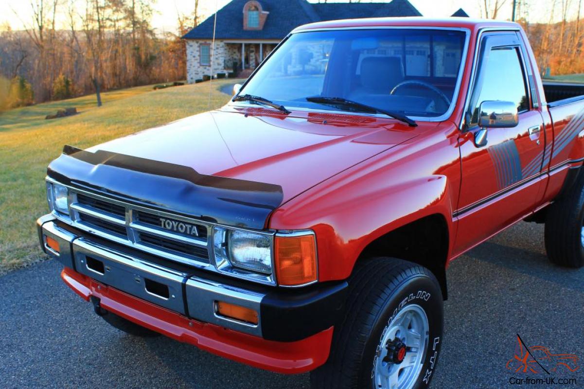 87' TOYOTA 4x4 PICKUP**22R**A/C!!! **FREE SHIPPING**TIME CAPSULE**HILUX