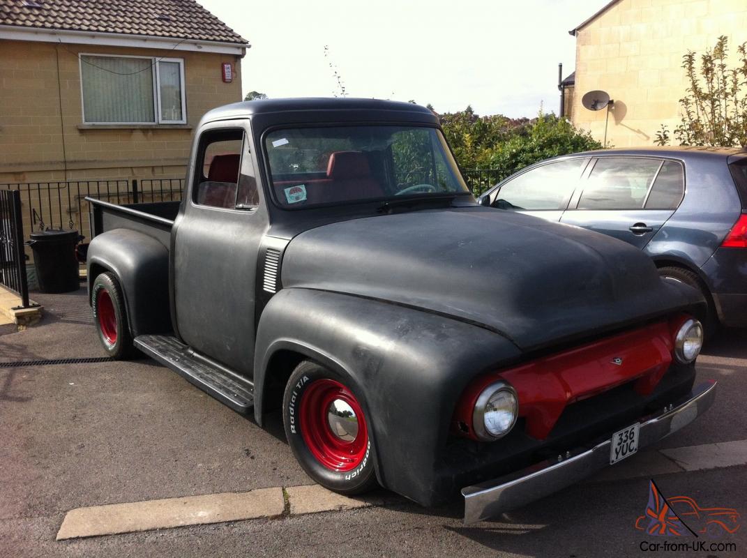 Ford F100 Hot Rod.