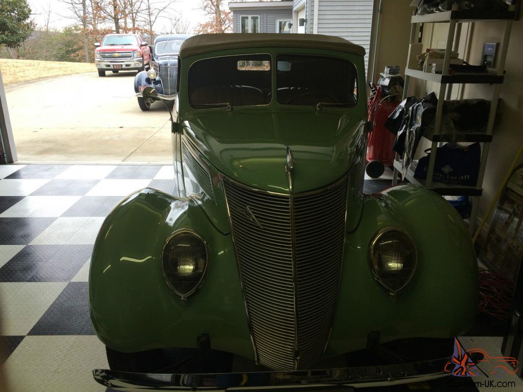 1937 Ford convertible with rumble seat #7