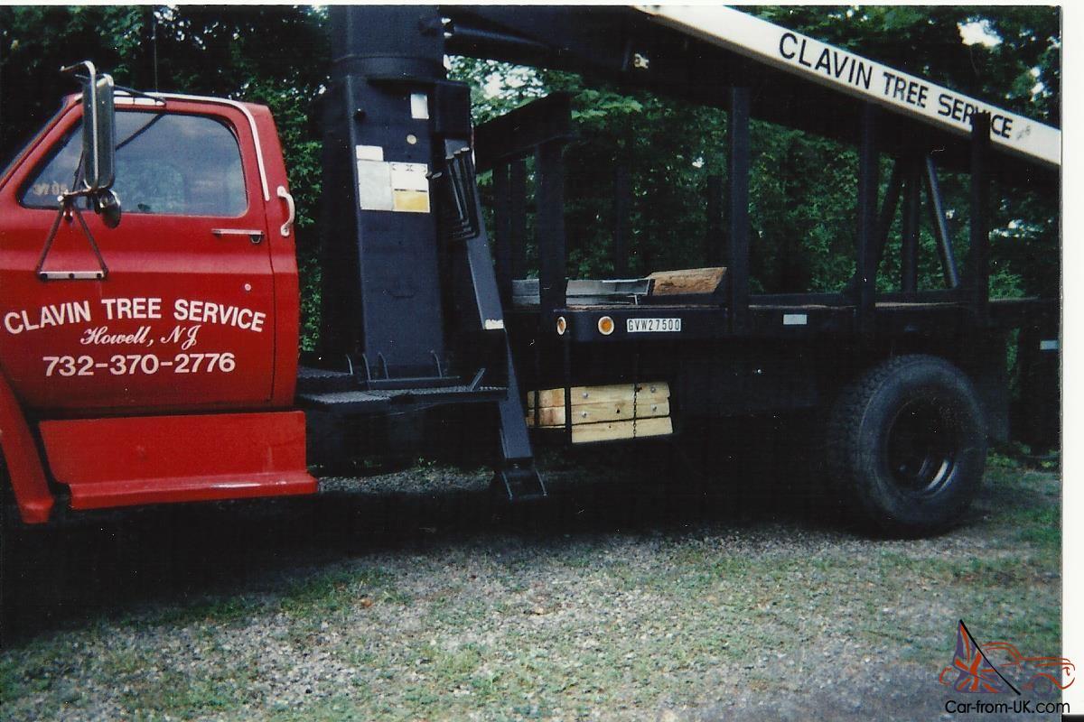 1981 GMC WITH NATIONAL CRANE