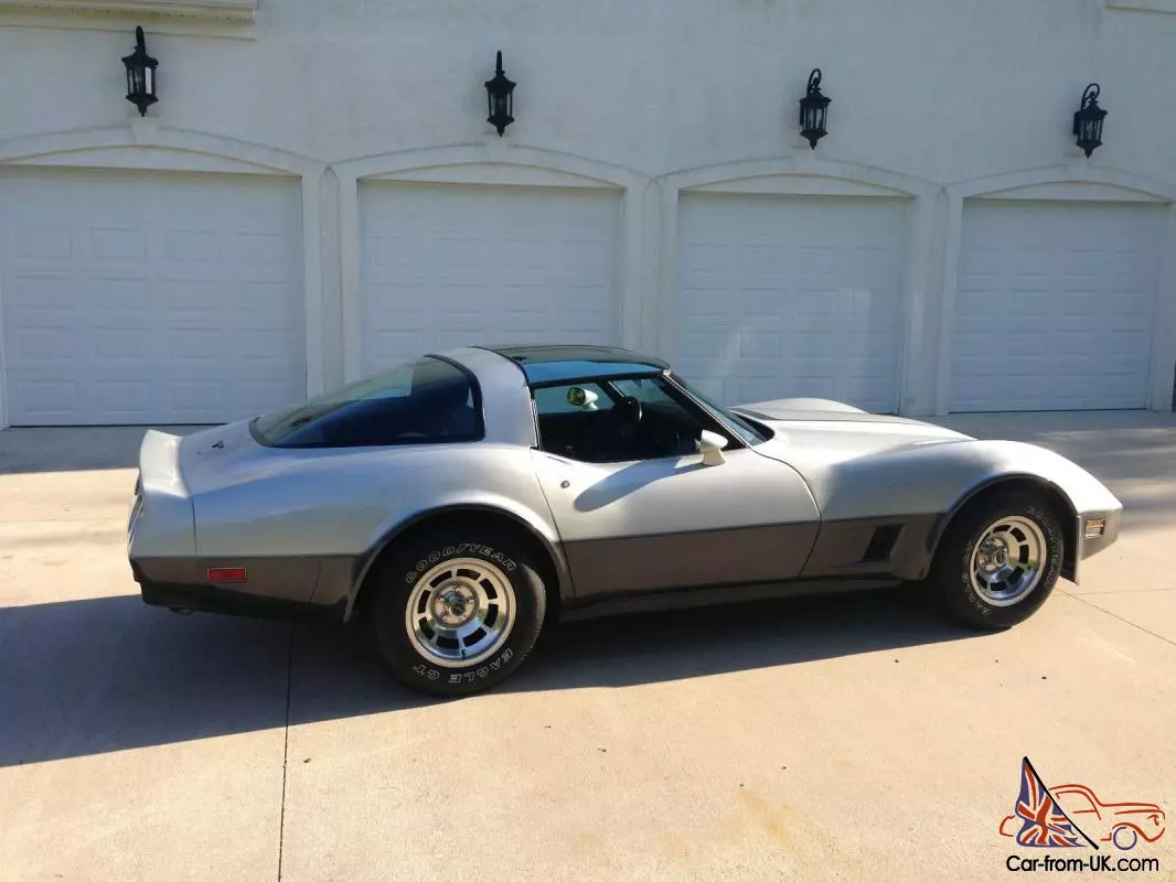 1981 CHEVROLET CORVETTE 7,000 ORIGINAL MILES, TWO TONE SILVER / BLACK